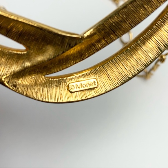 Vintage Retro Monet Signed Open Curve Red Enamel Gold Tone Chain Choker Necklace - Picture 3 of 8